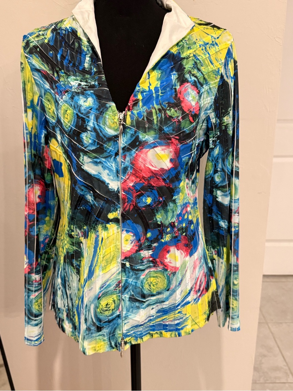 Weavz Multicolor Abstract Floral Zip-Front Jacket in Blue, Yellow, Pink